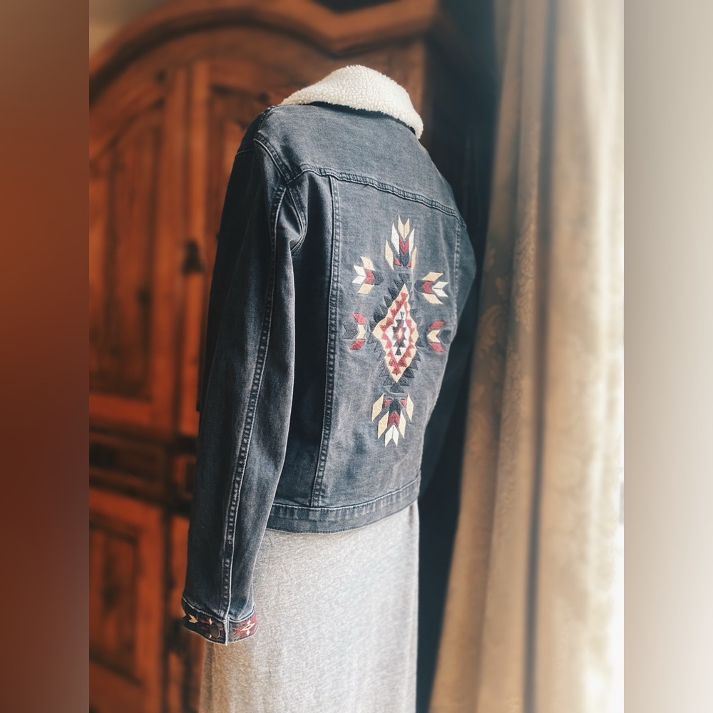 Free People x Driftwood Charcoal Denim Jacket - Aztec Embroidery - Size XL NWOT